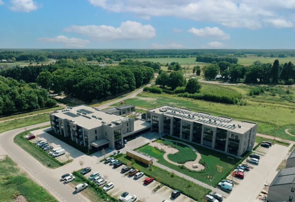 250821 hoeve zuid drone expanded bewerkt webp